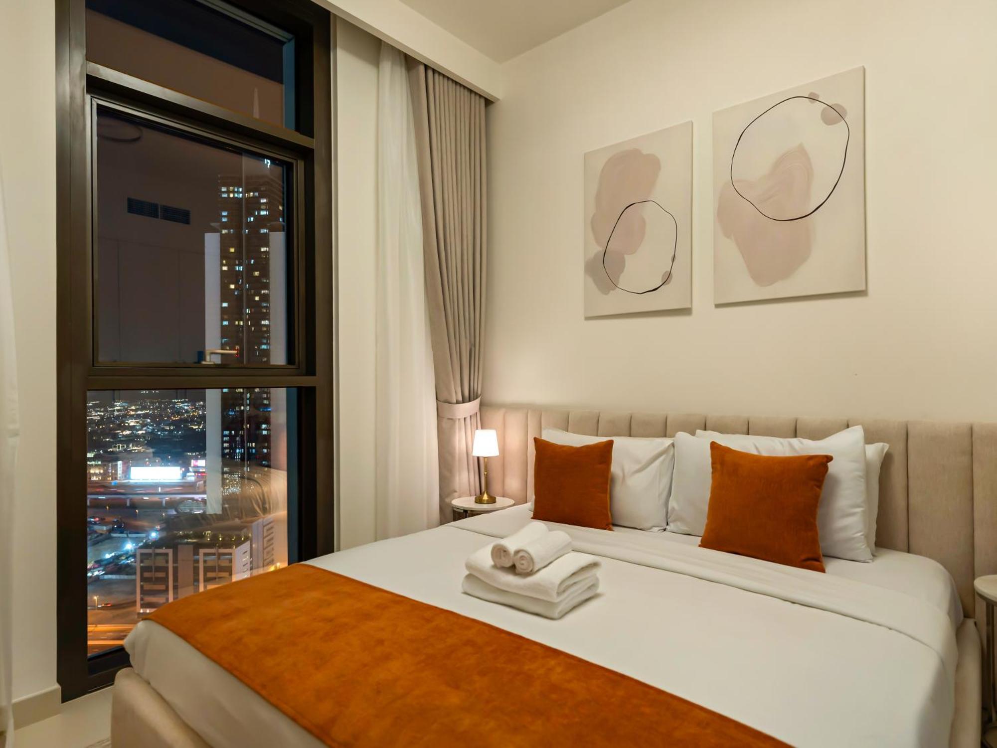 Brand New - Modern 1br In Downtown I Near Burj Khalifa & Mall Apartment